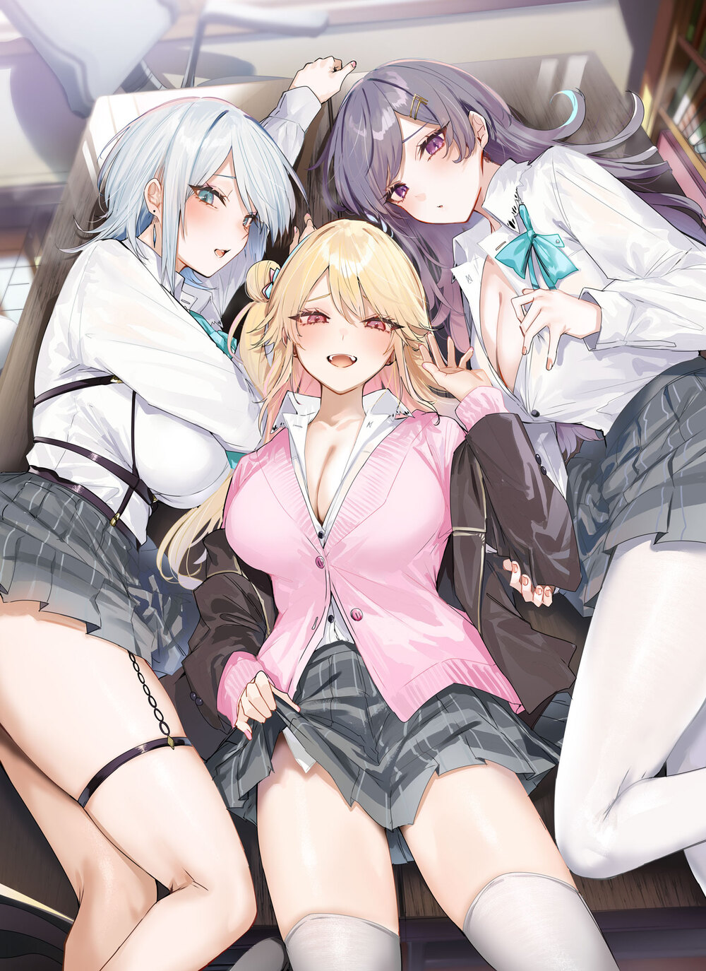 突然住む家を失ったら憧れの女子達との秘密の同棲生活が始まったんだが？ 2